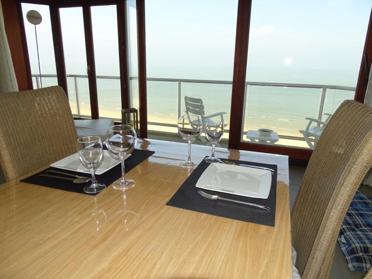 Apartment Luxury App, Frontal Sea View + South Terrace + Garage Middelkerke